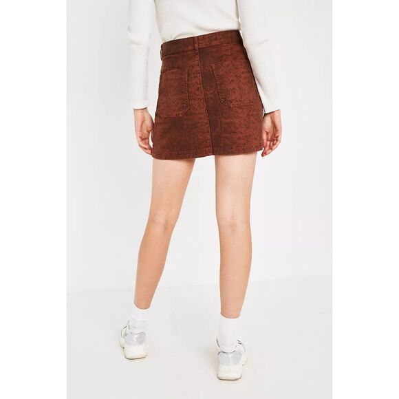 BDG Denim 100% Cotton Mini Skirt in Brick Red Snake Skin Print size Large - Picture 10 of 10
